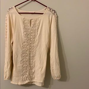 Romantic Long sleeved cream blouse